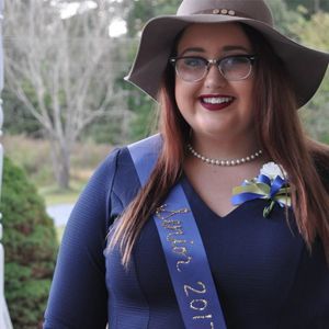 Meet your Posher, Lauren